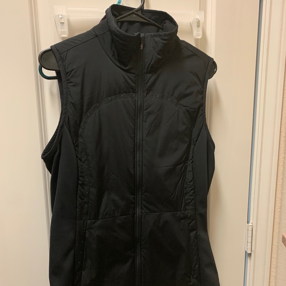 Lululemon run for cold vest, size 10